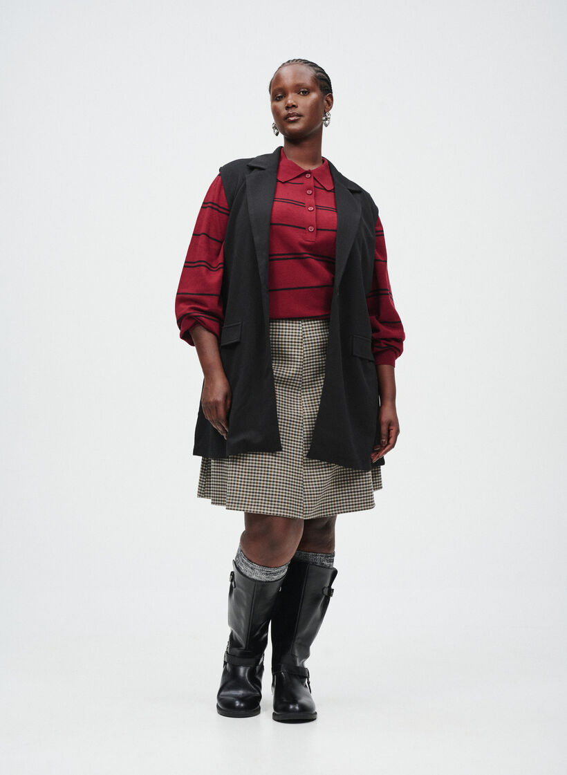 Sleeveless blazer vest with classic lapels, Black, Image image number 0