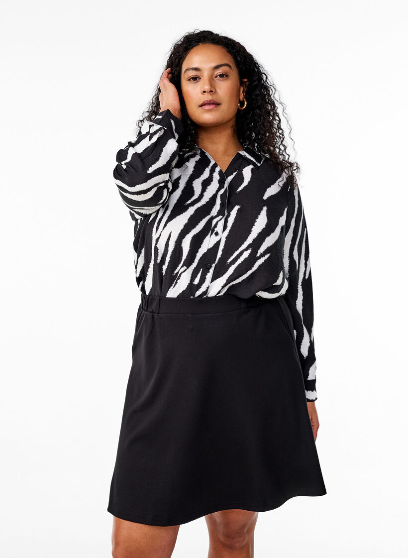 Skater skirt in viscose, Black, Model image number 0