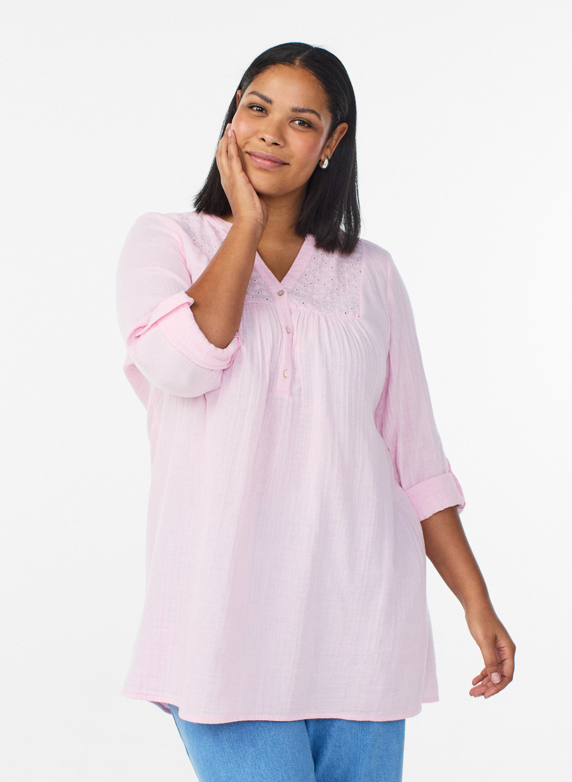 Cotton muslin tunic with broderie anglaise, Rose, Model