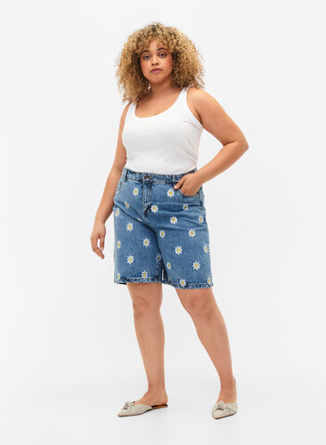 High waisted Mille shorts with embroidered flowers, Light Blue Flower, Model image number 3
