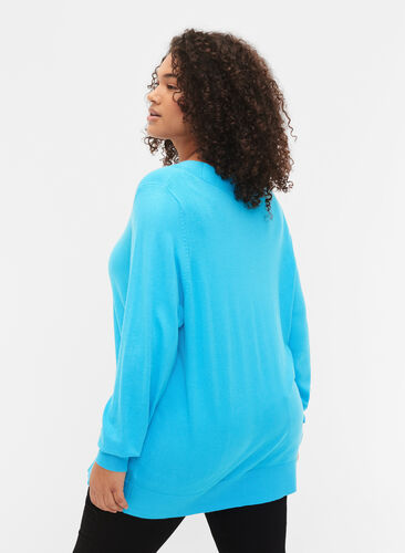Viscose knitted top with v-neckline, River Blue, Model image number 1