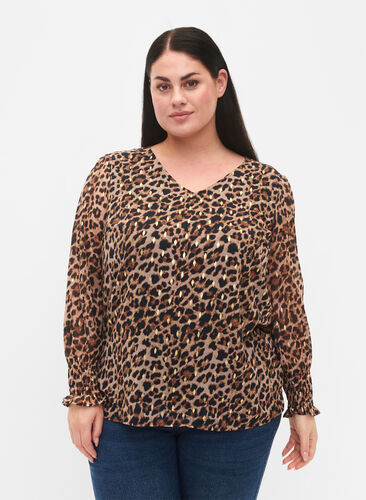 Leo blouse with long sleeves and v-neck, Leopard AOP, Model image number 0