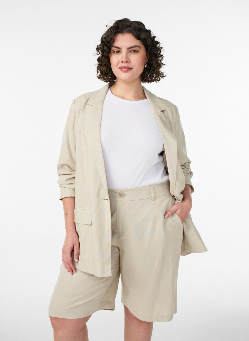 High-waisted Bermuda shorts in linen and viscose, Beige, Model image number 0