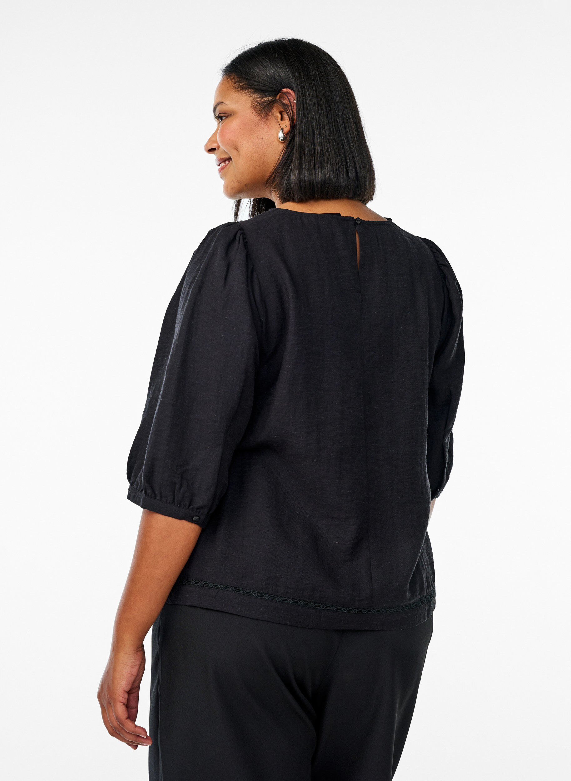 Zizzifashion Viscose blend blouse with linen and gathered shoulders, Black, Model image number 2