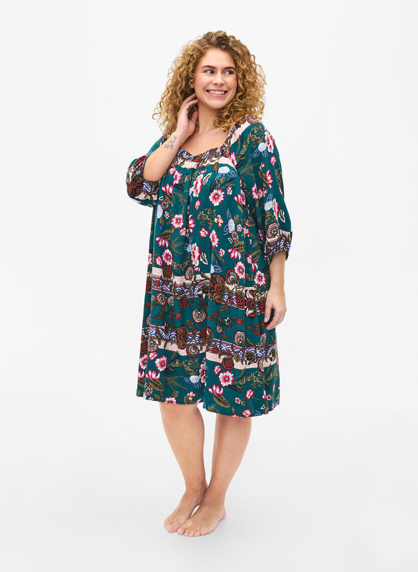 Beach dress in viscose with print, Green, Model image number 1