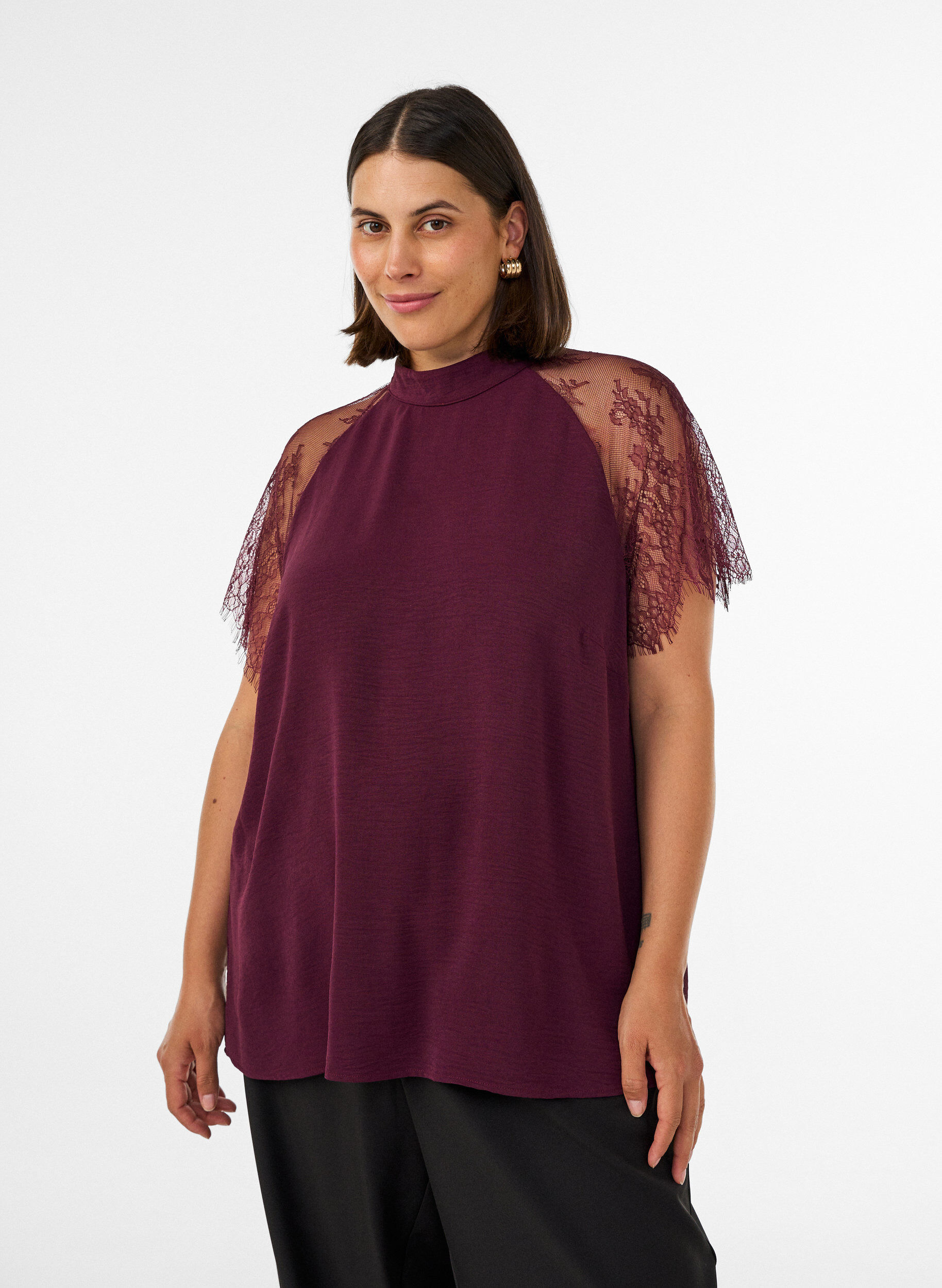 Blouse with short lace sleeves and high neck, Red, Model