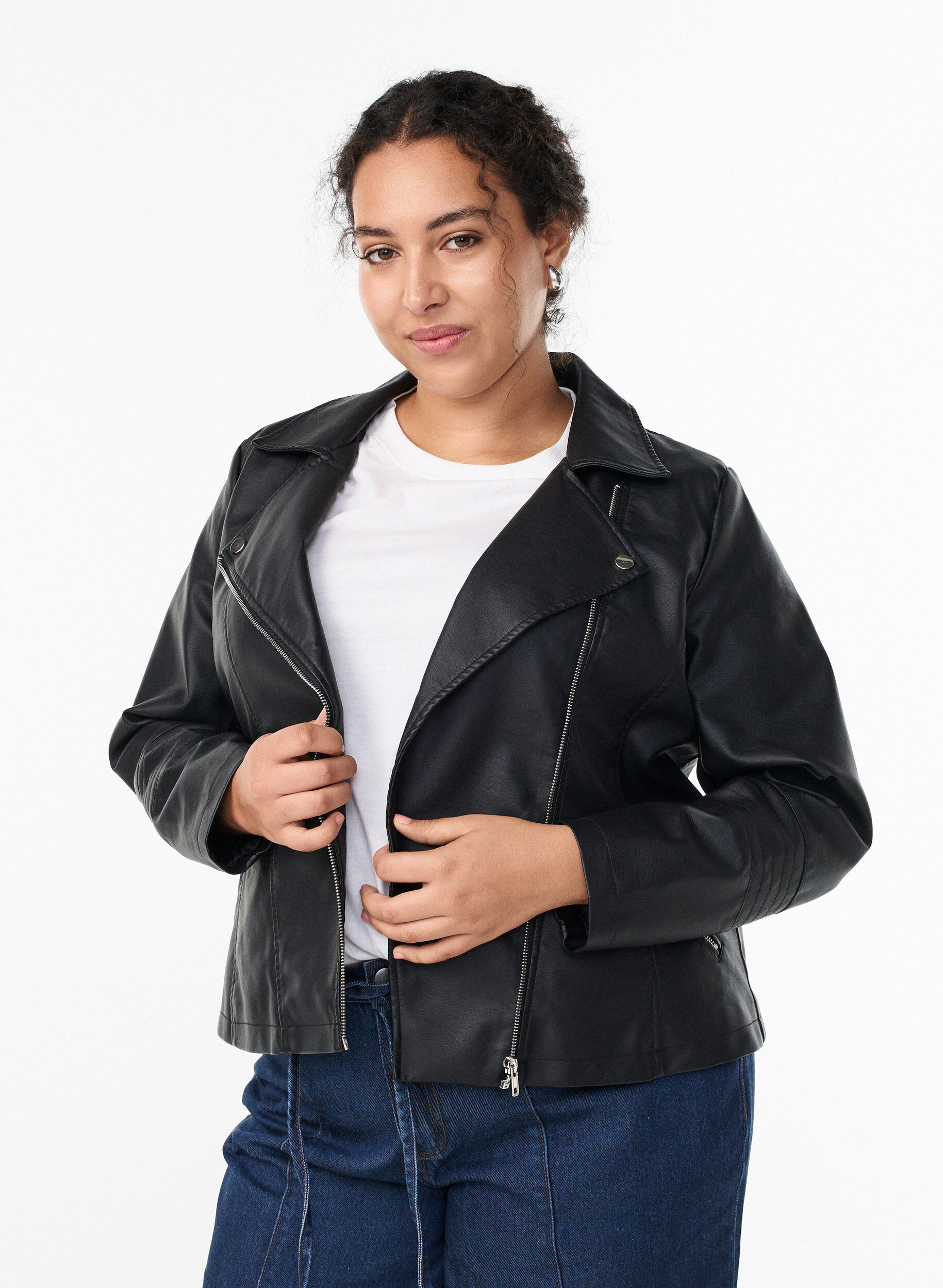 biker jacket in imitated leather, Black, Model