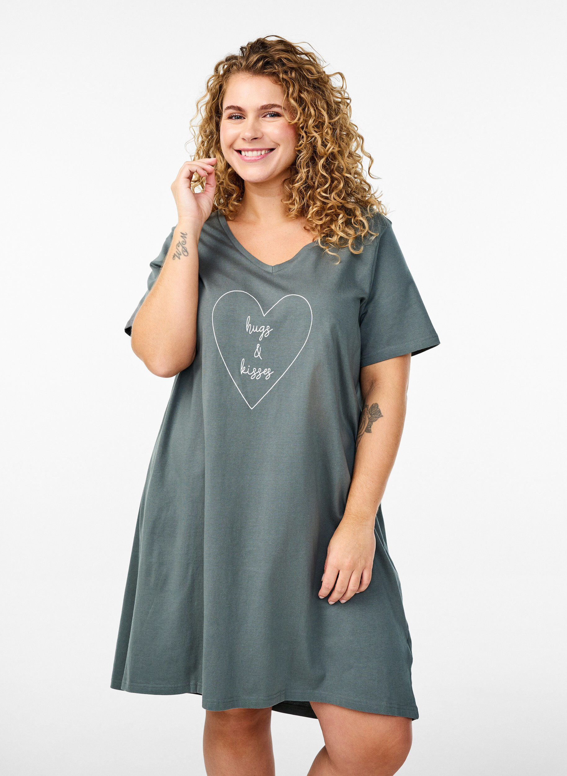 Zizzifashion Organic cotton nightgown with v-neck, , Model image number 0
