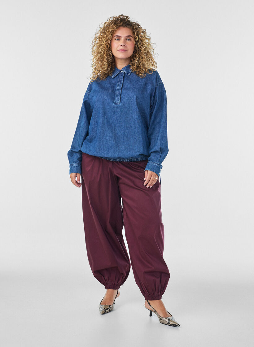 Denim blouse with balloon fit, Blue, Model