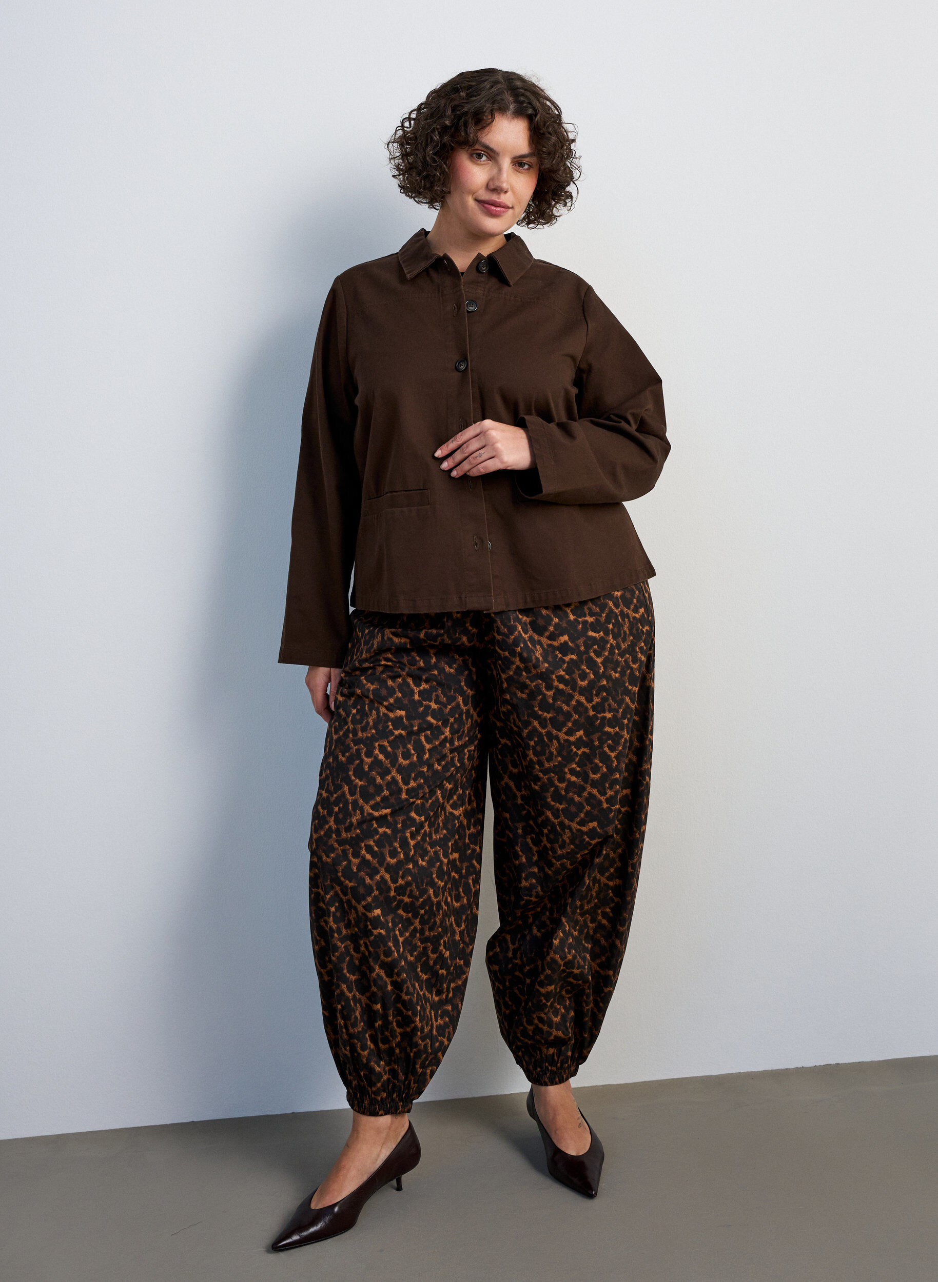 ZizzifashionBalloon trousers with a high waist and all-over pattern, Brown, Model image number 0