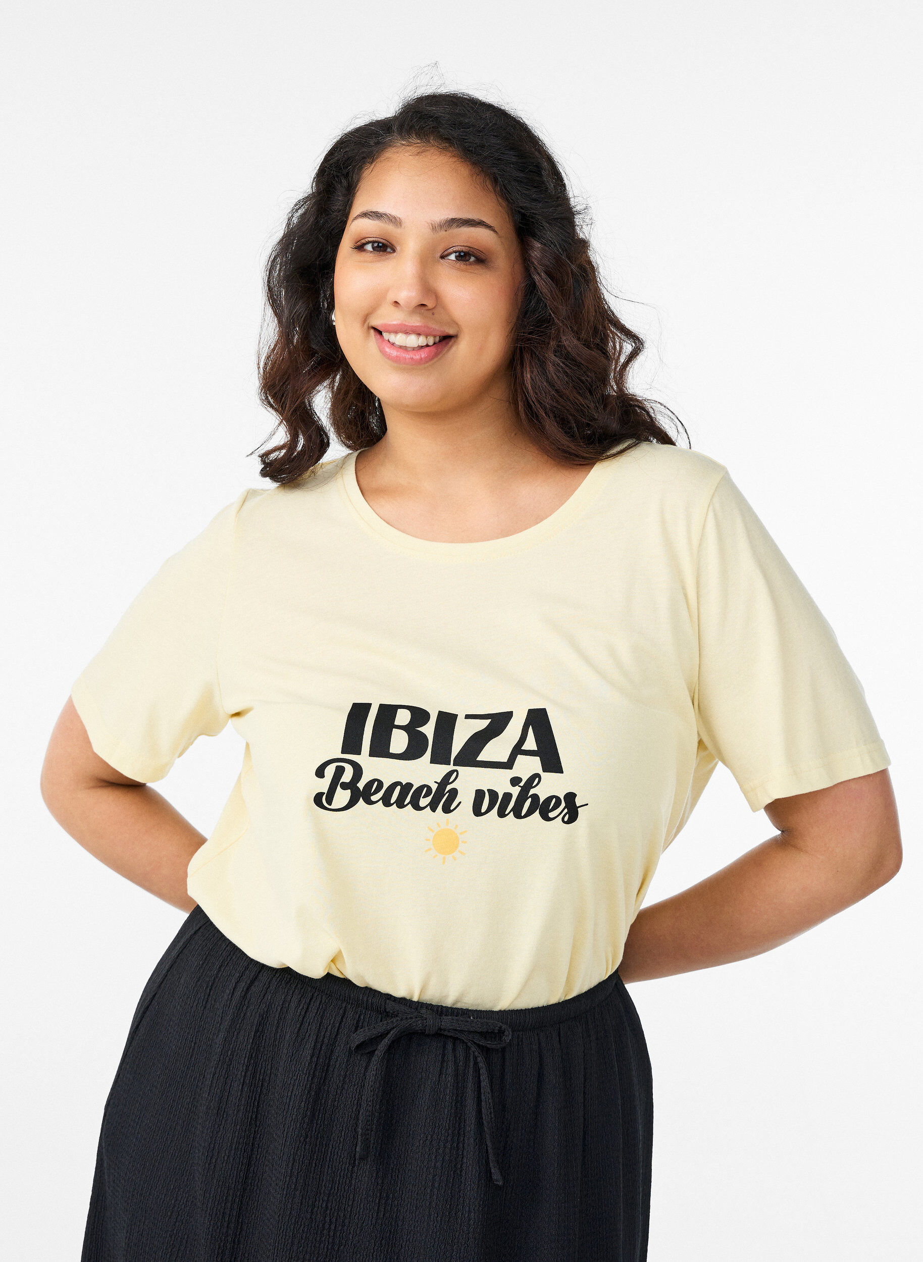 T-shirt with motif, Yellow, Model