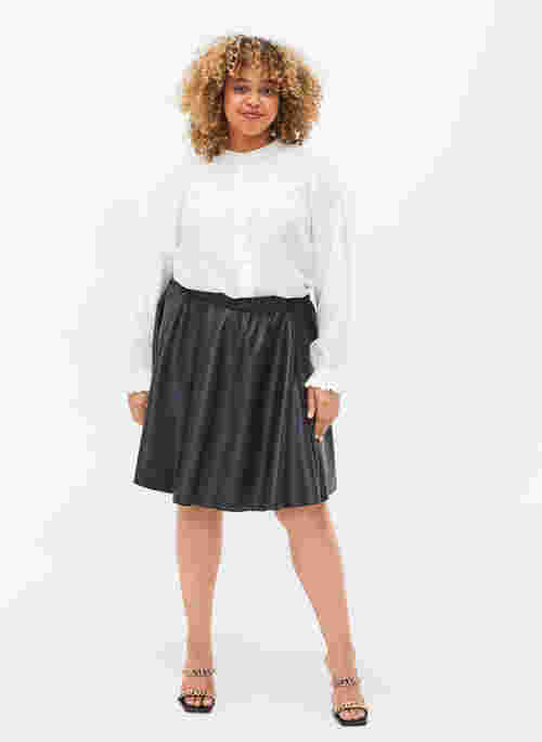 Loose skirt in faux leather, Black, Model