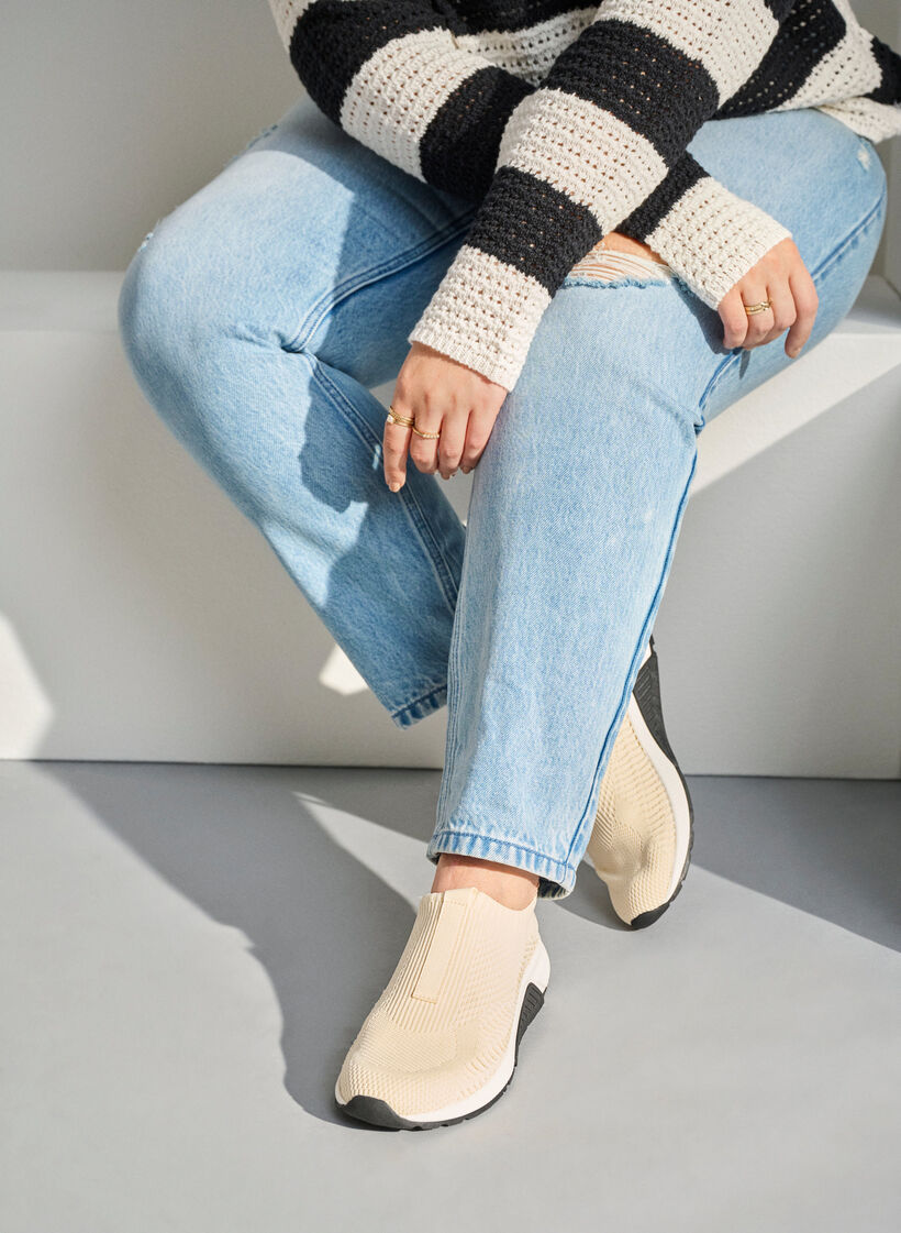 Sneakers in stretchy knit material, Beige, Image image number 0