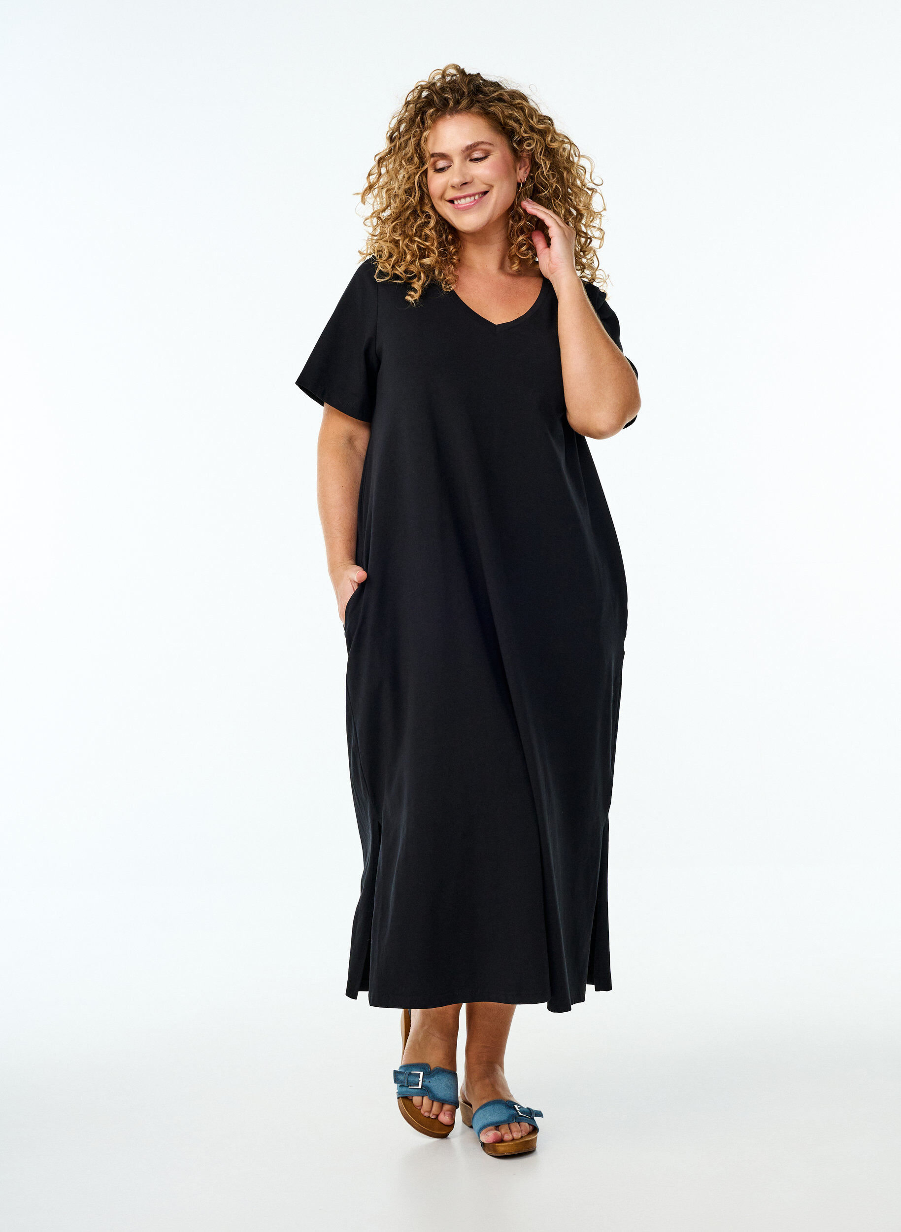 Zizzifashion Midi T-shirt dress with a V-neck, Black, Model image number 0