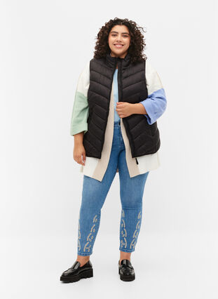 Short vest with zip and pockets, Black, Model image number 2