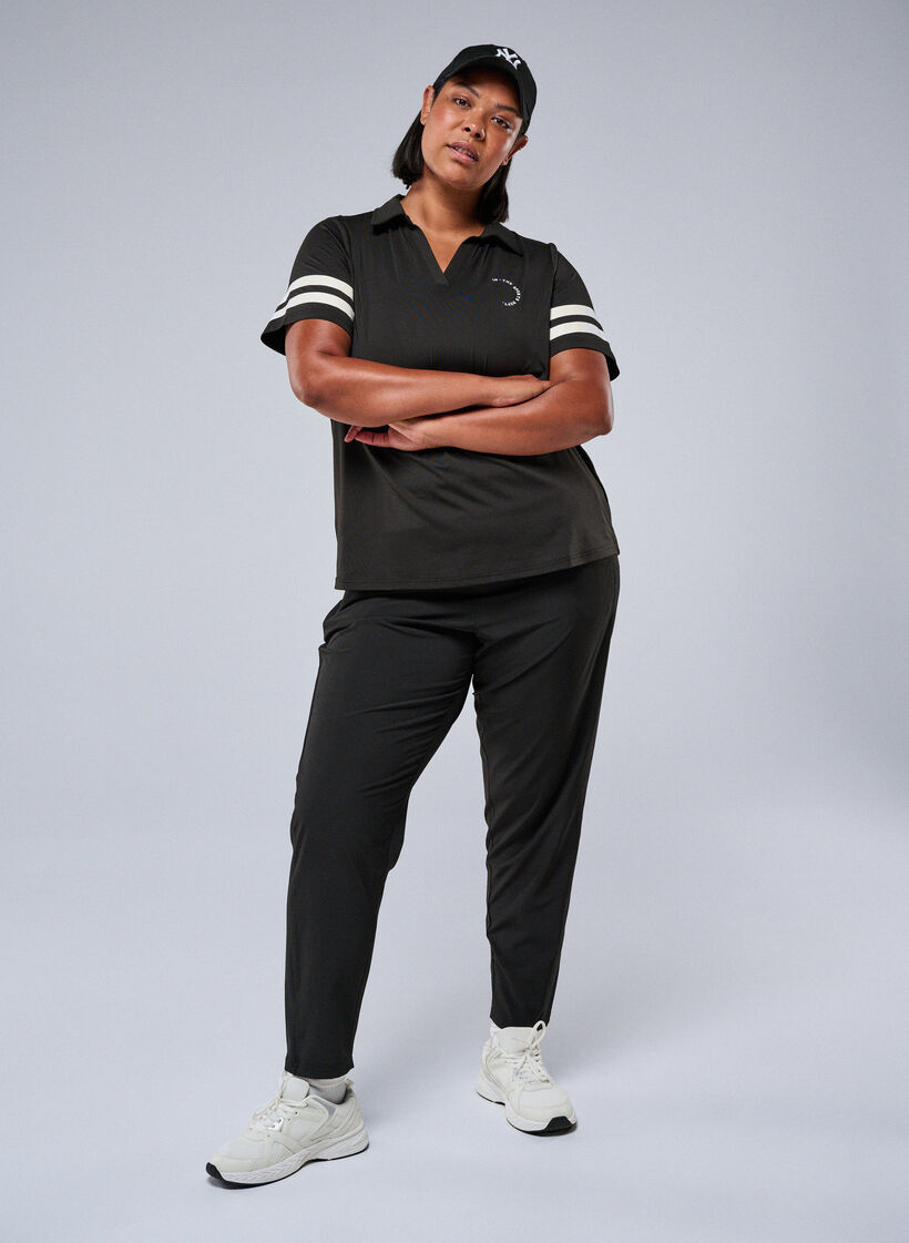 Lightweight training trousers with pockets, Black, Image image number 0