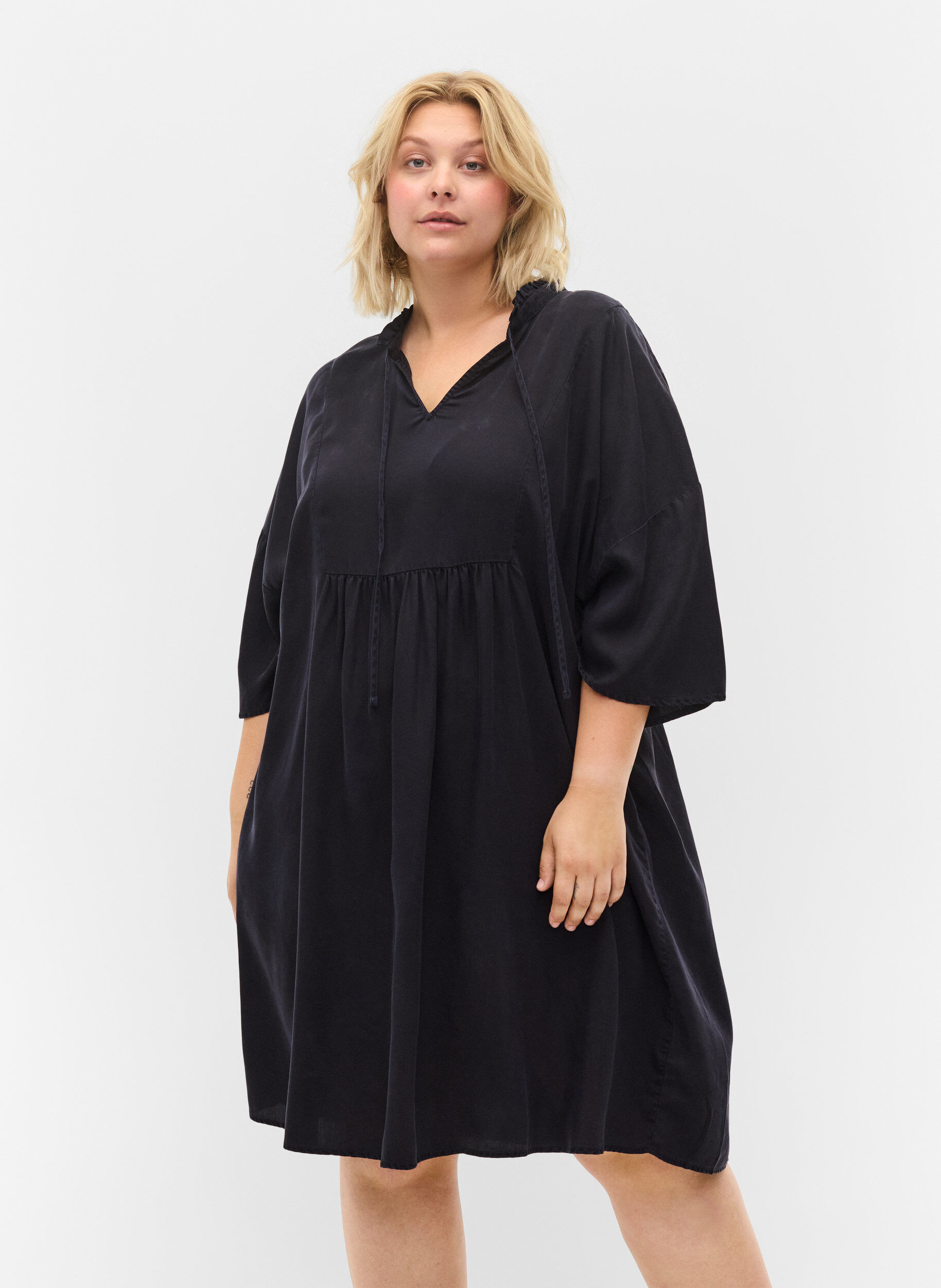 Zizzifashion Dress with 3/4 sleeves in lyocell (TENCEL&trade;), Black, Model image number 0