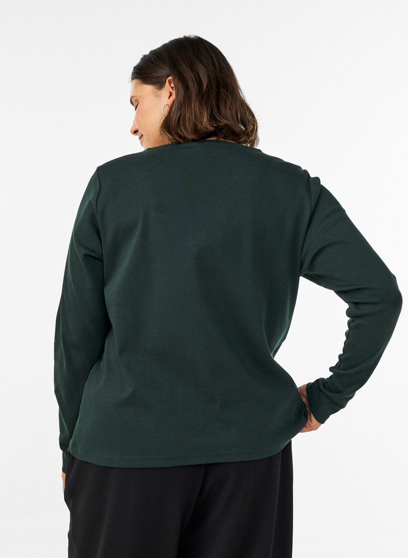 Long-sleeved basic T-shirt with round neck, Green, Model image number 2