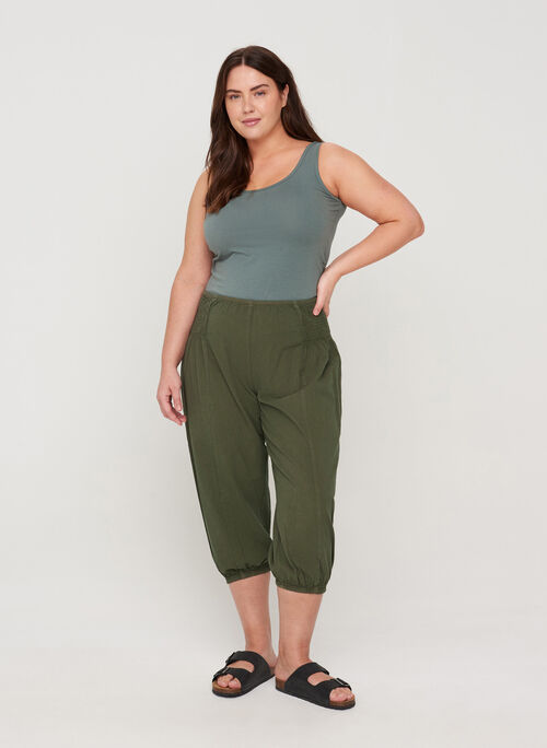 Loose 3/4-length trousers with smock detail