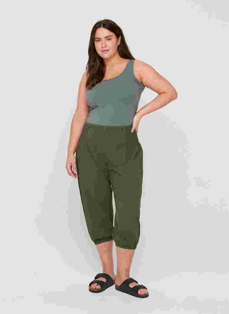 Loose 3/4-length trousers with smock detail, Ivy Green, Model image number 0