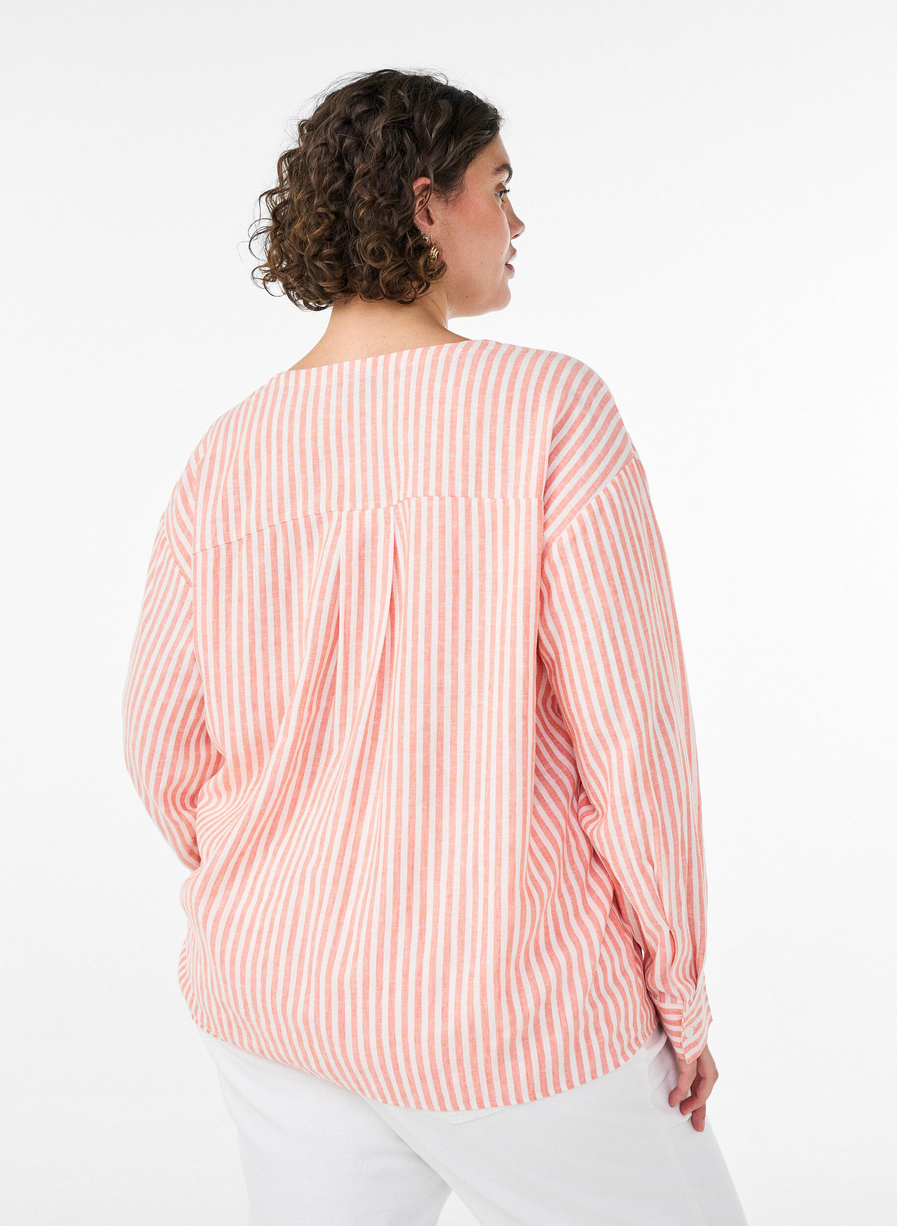 ZizzifashionBlouse in linen and viscose with V-neck, Coral, Model image number 2
