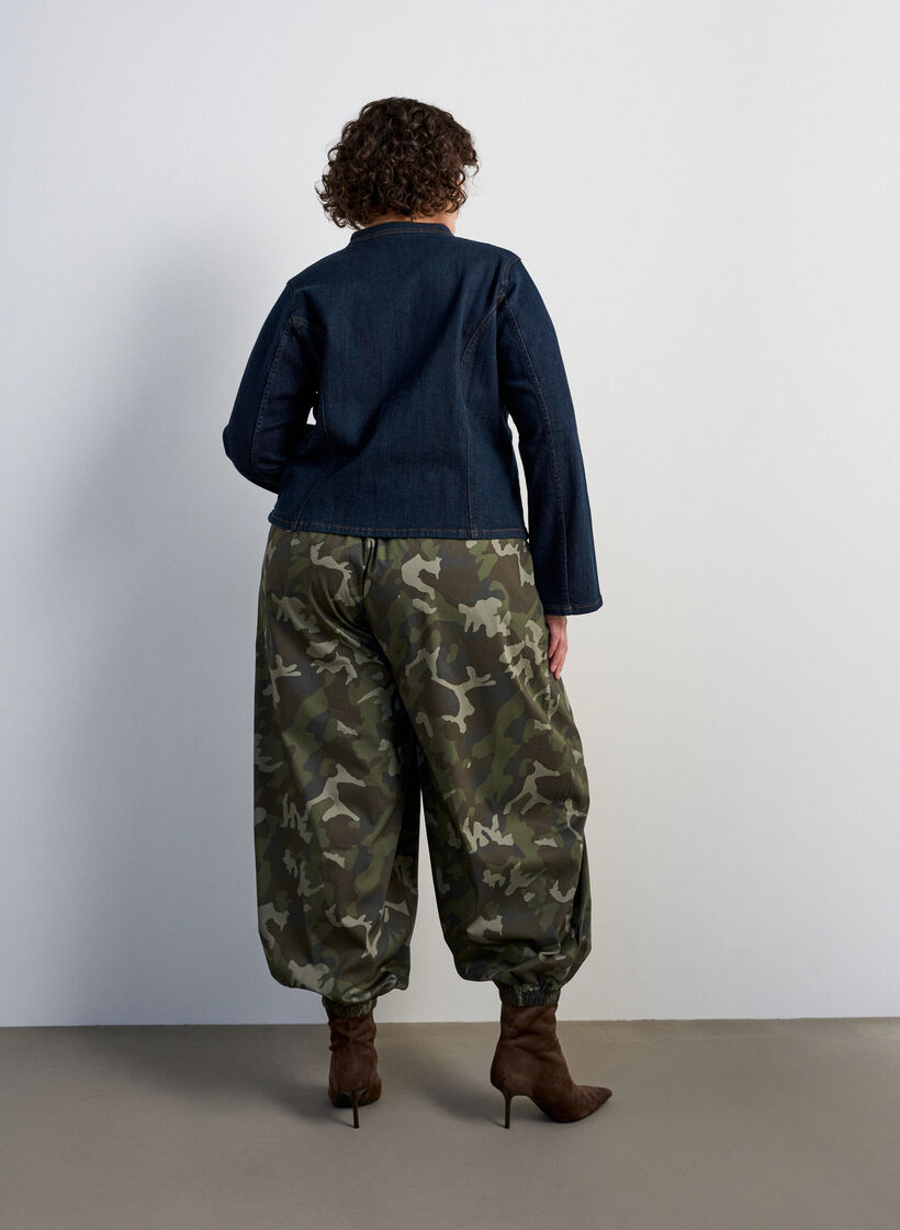 Balloon trousers with a high waist and all-over pattern, Green, Model image number 1