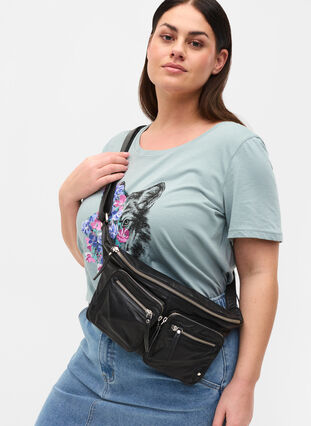 Belt bag in leather, Black, Model image number 0