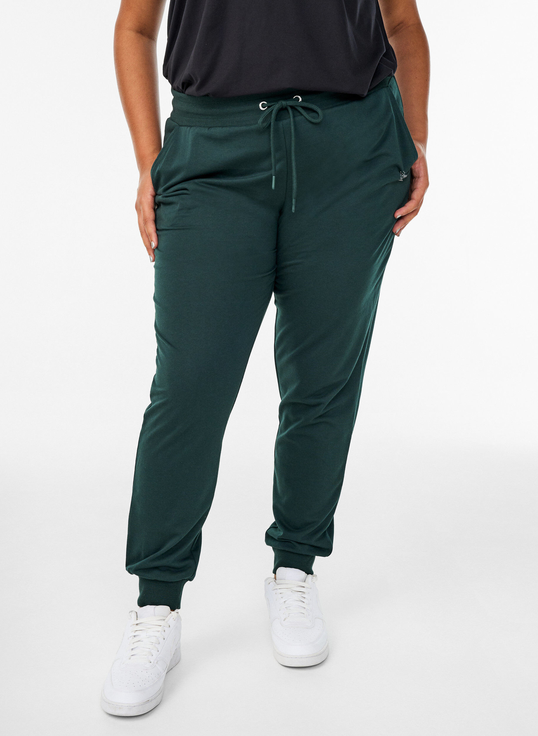 Zizzifashion Loose workout trousers with pockets, Green, Model image number 2