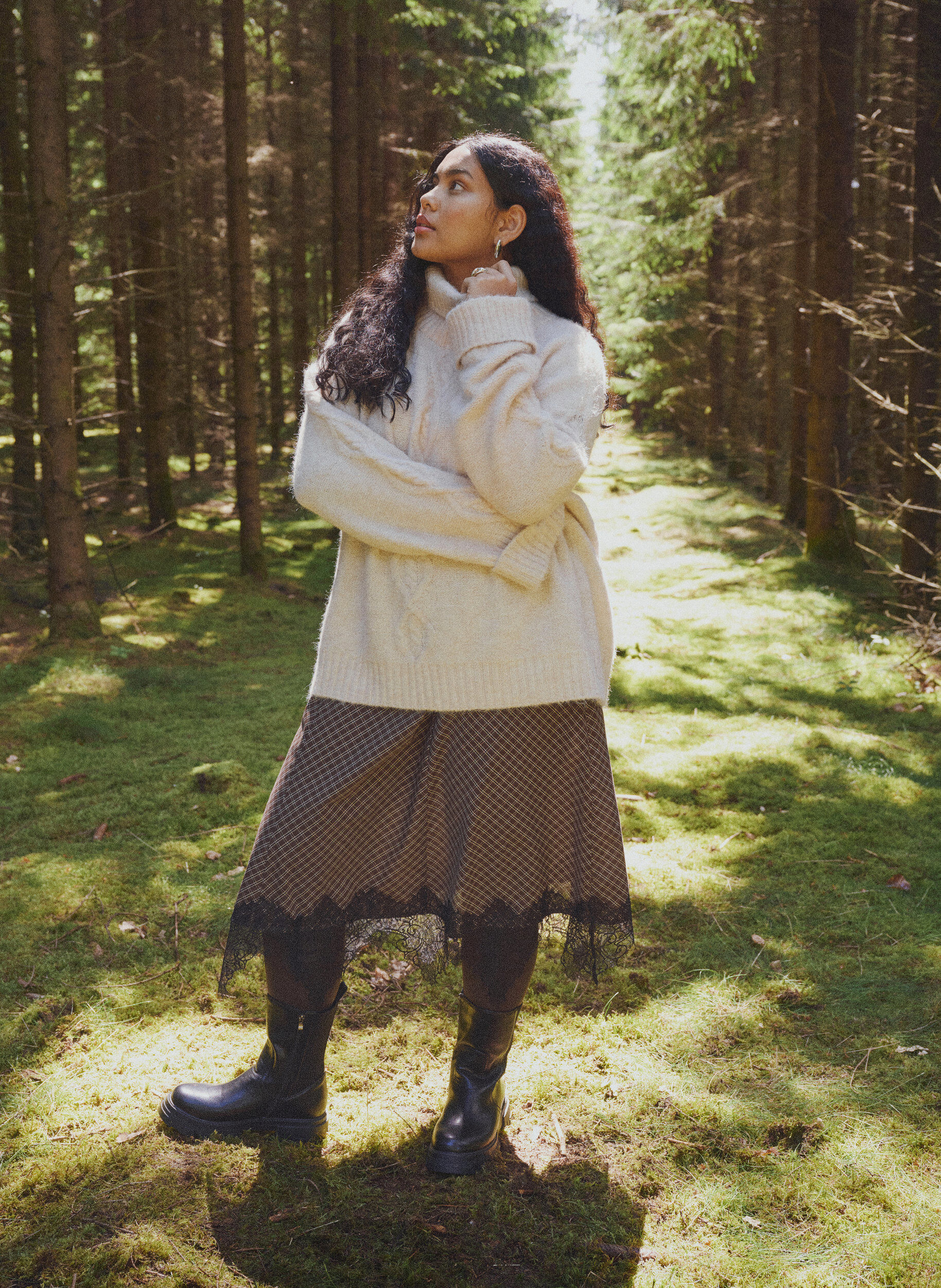 Midi skirt with lace trim and check pattern