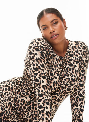 Long sleeve dress in leopard print, Leo, Model image number 2