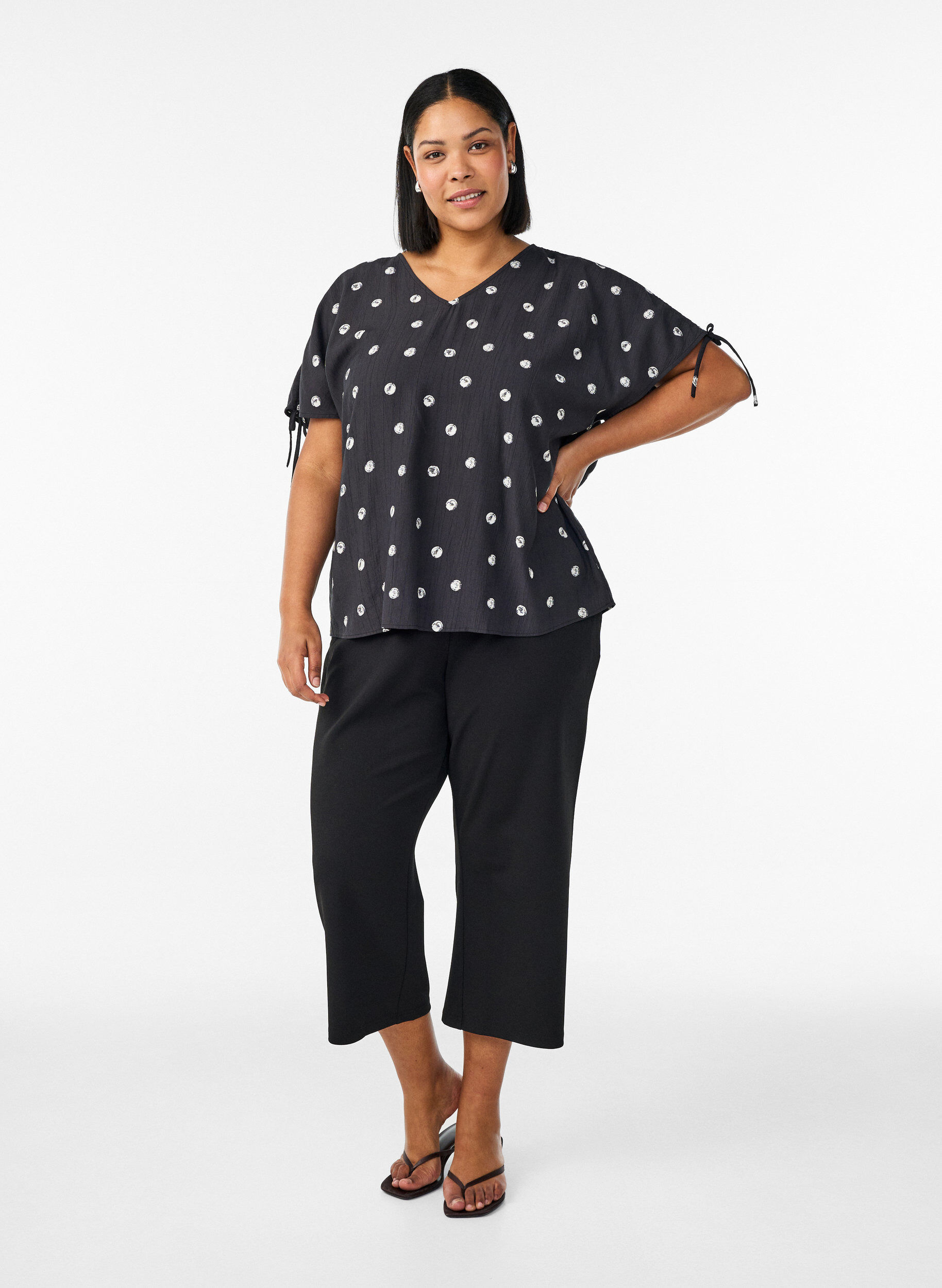 ZizzifashionAnkle length trousers with loose fit, Black, Model image number 1