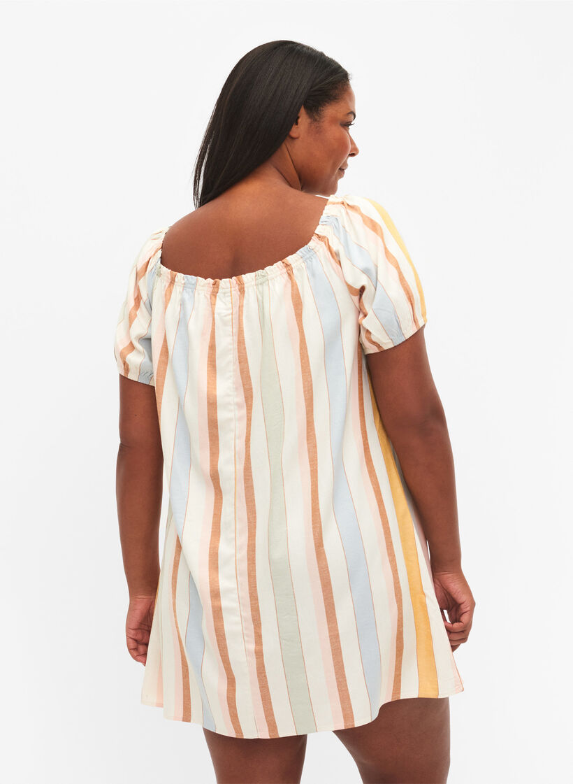 Off-shoulder beach tunic, Striped Jaquard, Model image number 1