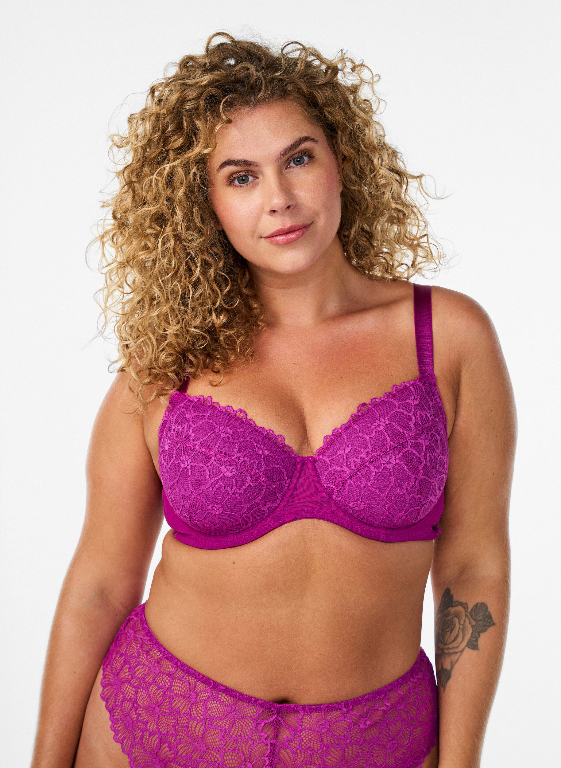 ZizzifashionPadded bra with lace and underwire, Purple, Model image number 0