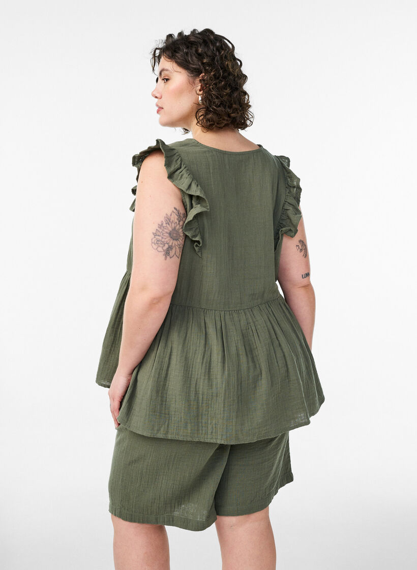 Loose cotton muslin shorts with a high waist, Green, Model image number 2