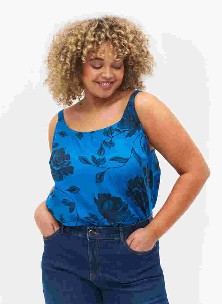 Sleeveless viscose top with floral print, Blue Flower AOP, Model