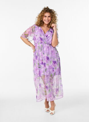 Long chiffon dress with floral print and short sleeves - Purple - Sz. 40-64 - Zizzifashion Long chiffon dress with floral print and short sleeves - Purple - Sz. 40-64 - Zizzifashion