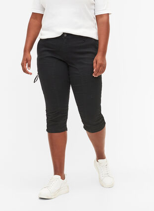 Slim fit capri jeans with pockets, Black, Model image number 3