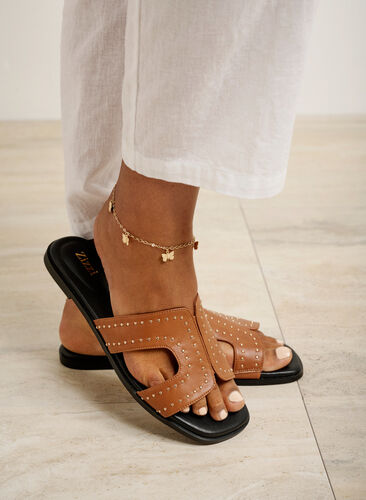 Flat slip-on wide fit sandals with studs, Friar Brown, Image image number 0
