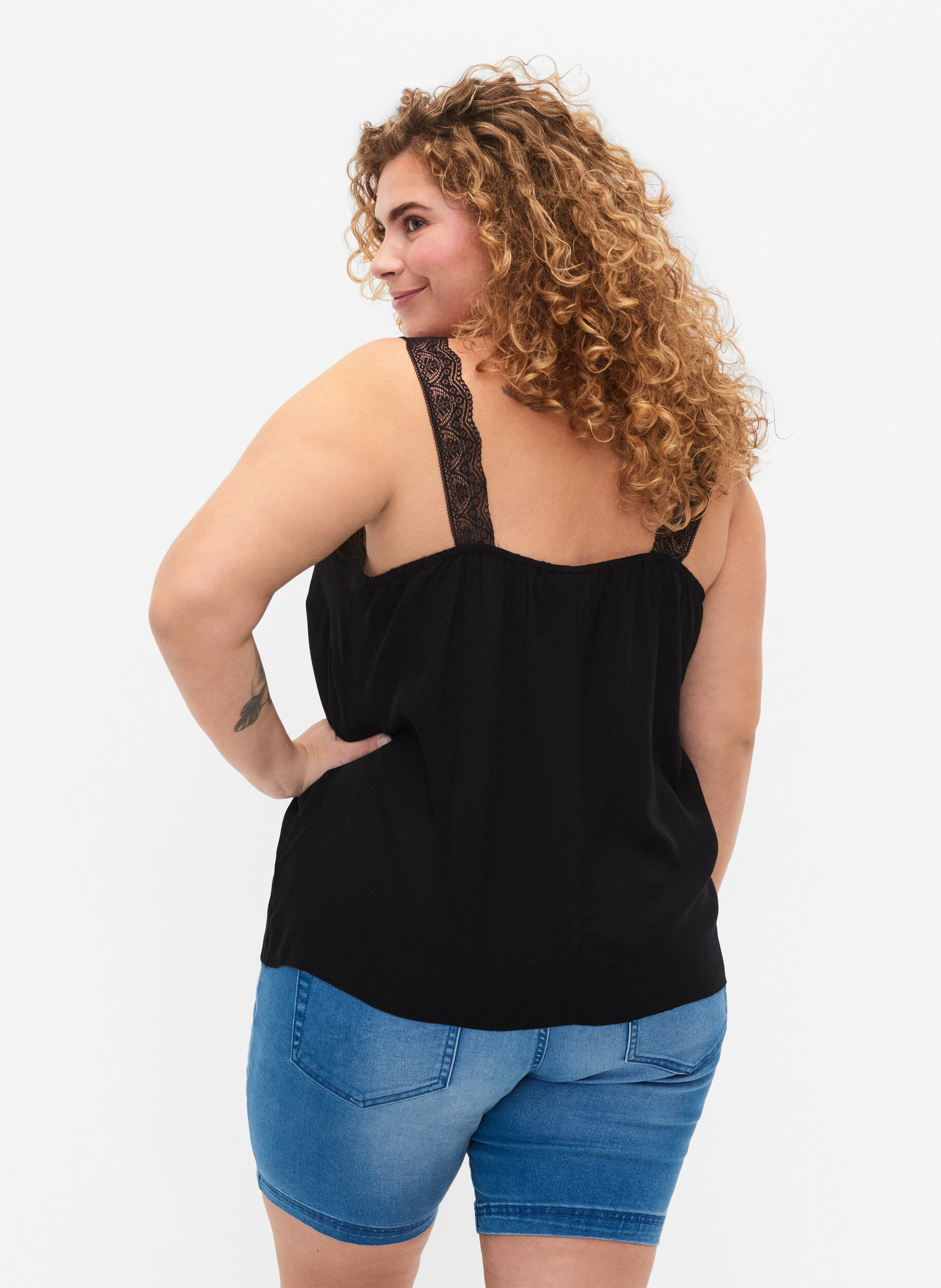 Zizzifashion Top with lace in viscose, Black, Model image number 1