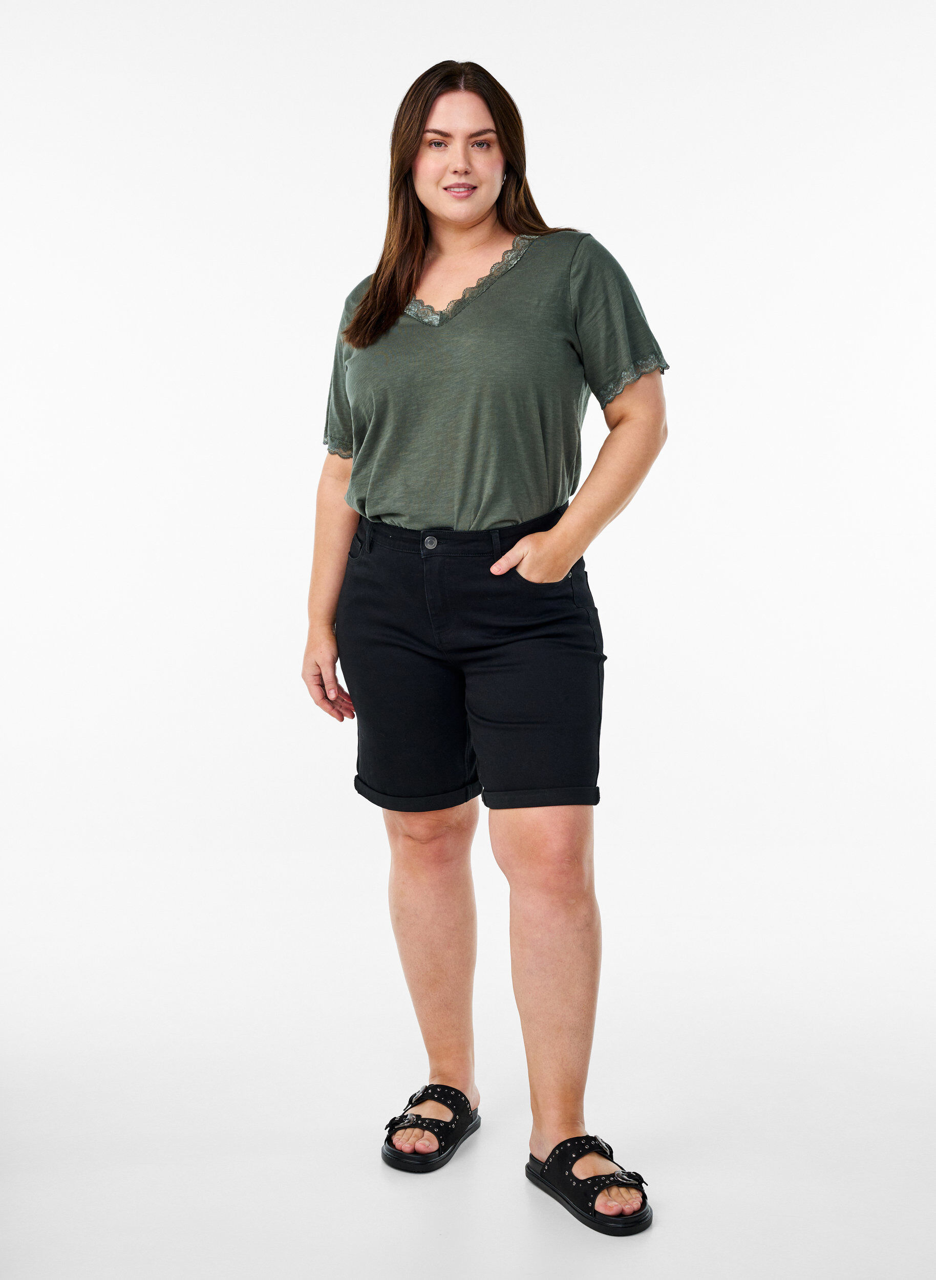 ZizzifashionFitted denim shorts with a high waist, Black, Model image number 1