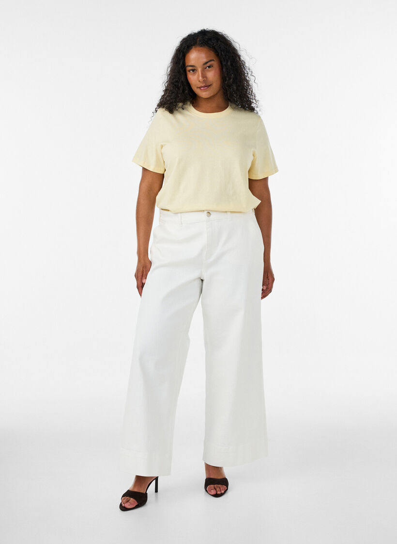 Basic cotton T-shirt with round neck, Yellow, Model image number 1