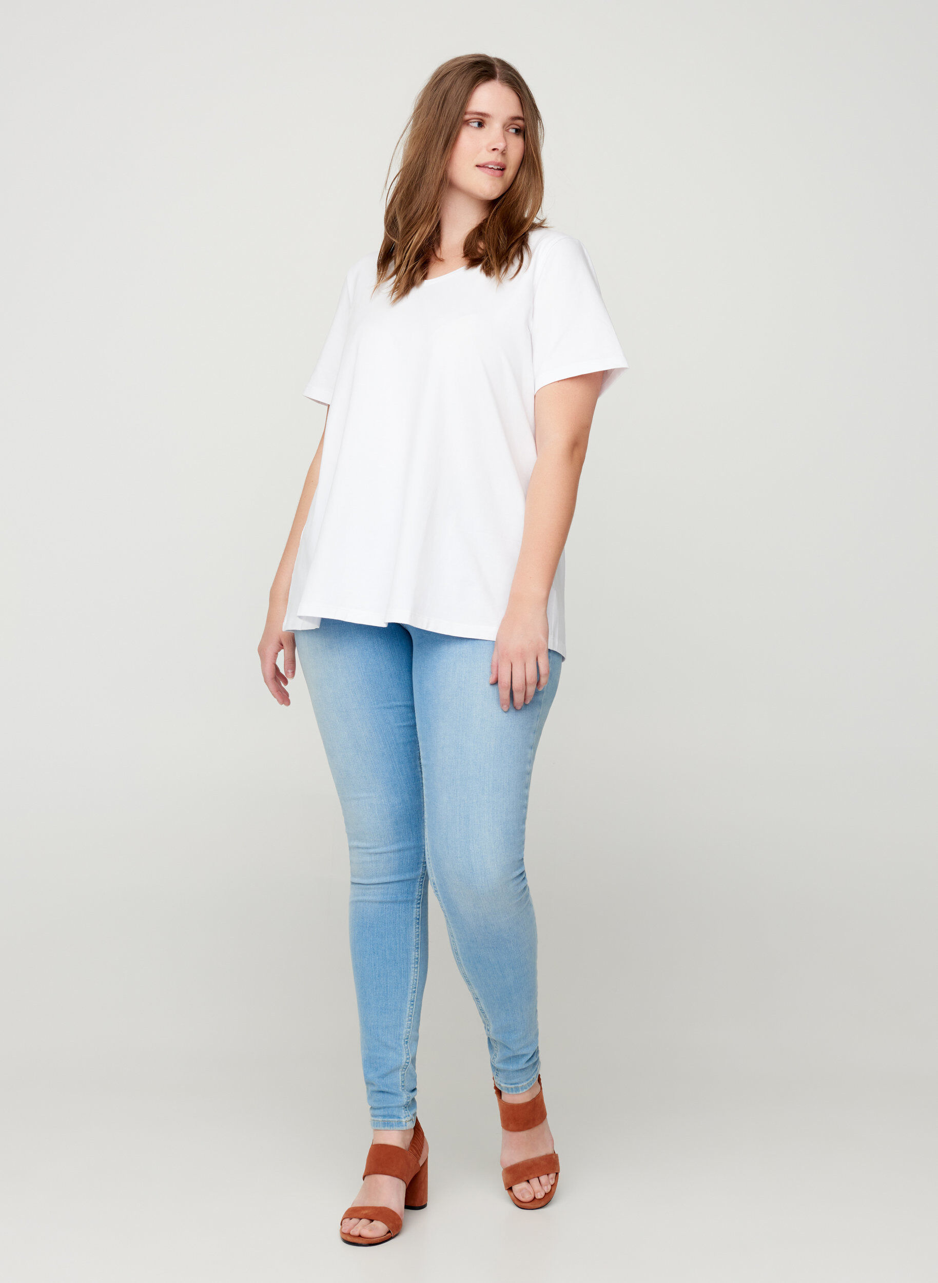 Zizzifashion Basic t-shirt with v-neck, White, Model image number 1