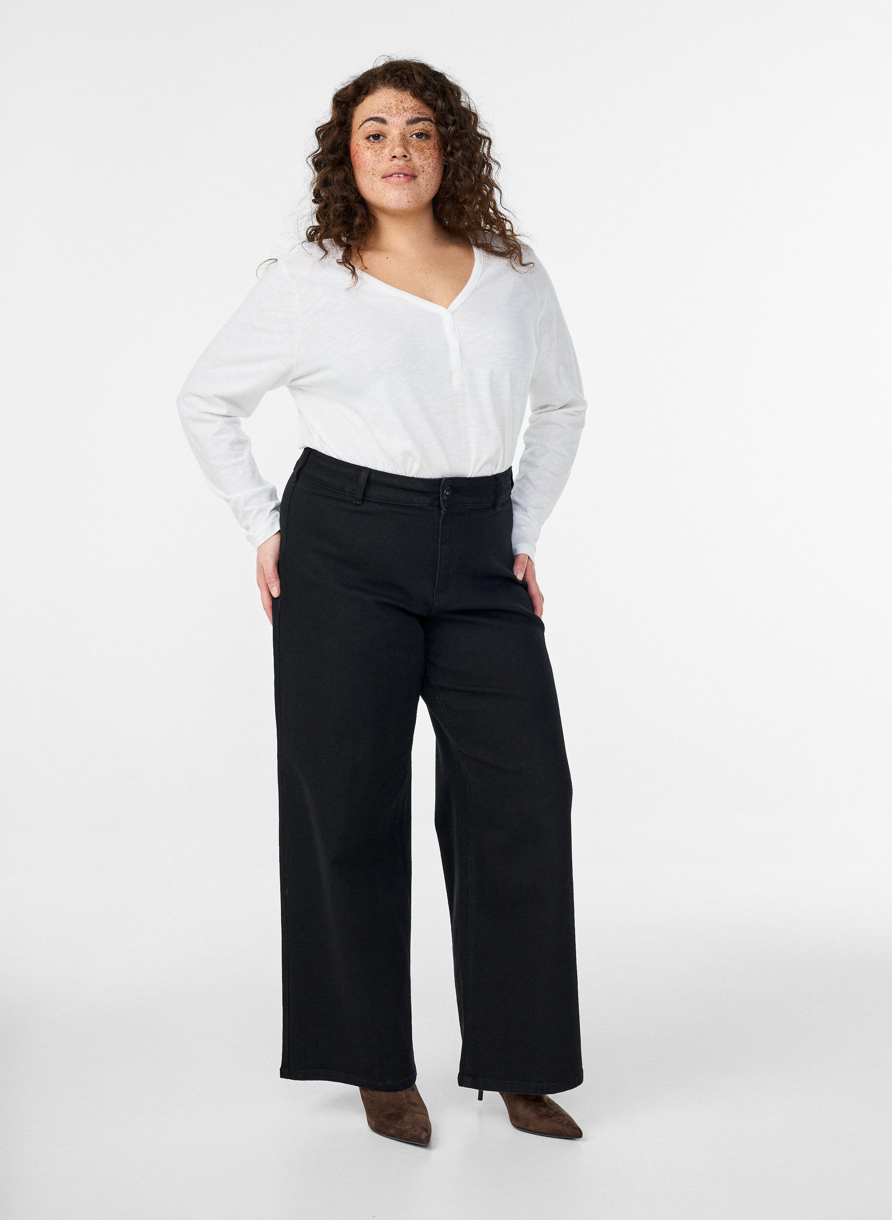 ZizzifashionLong-sleeved t-shirt with V-neck and buttons, White, Model image number 1