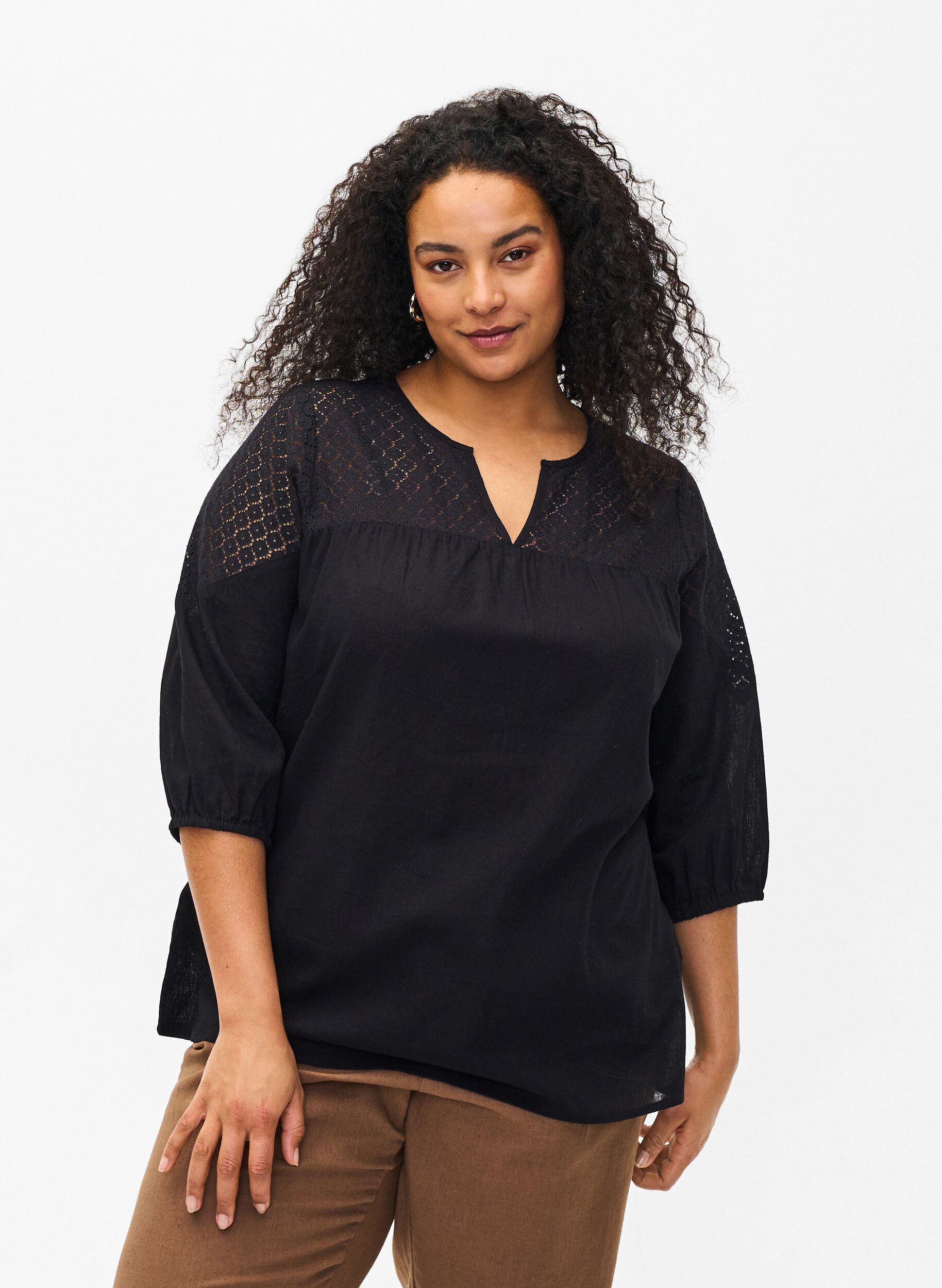 Zizzifashion Blouse in a cotton mix with linen and crochet detail, Black, Model image number 0