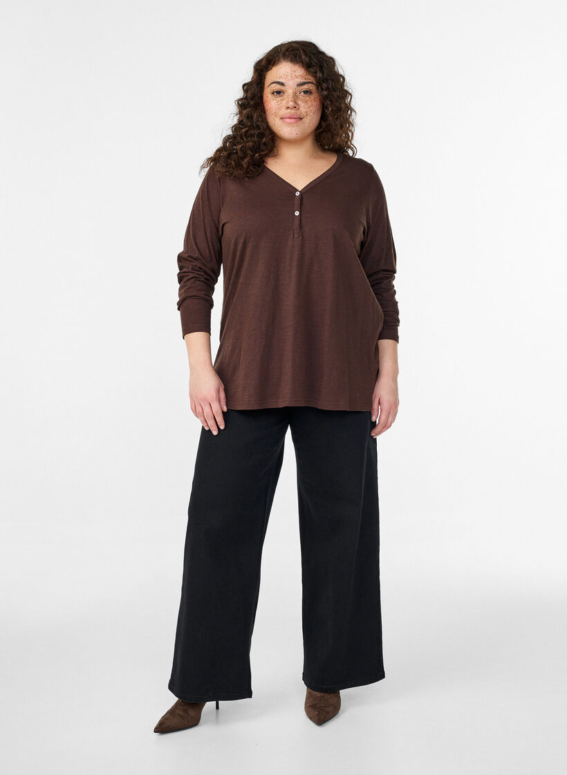 Long-sleeved t-shirt with V-neck and buttons, Brown, Model image number 1