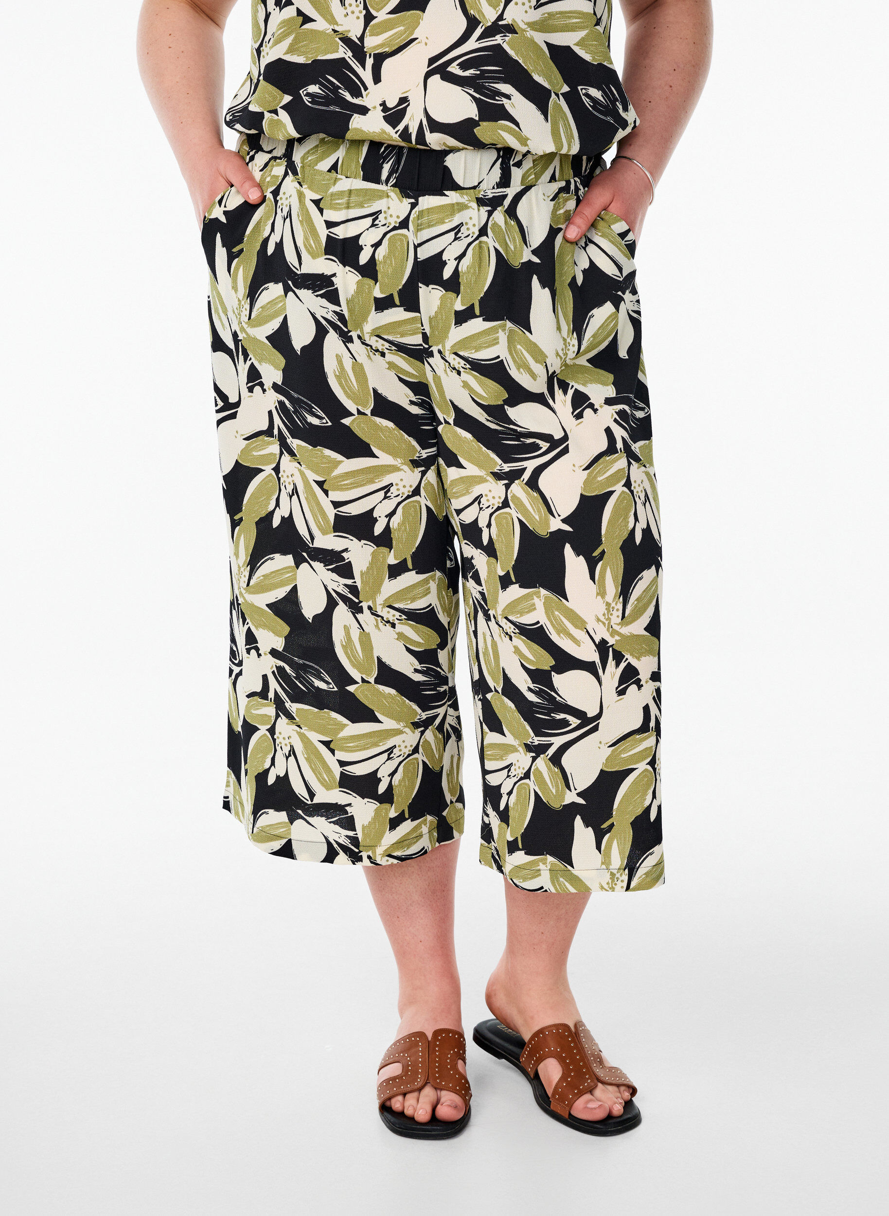 ZizzifashionCulotte trousers with print, Black, Model image number 2