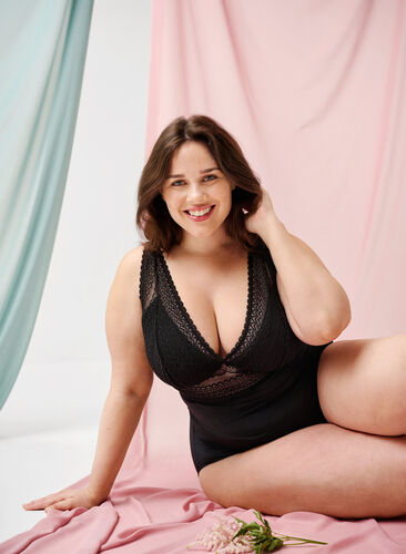 Body with lace and lightly padded cups, Black, Image image number 0