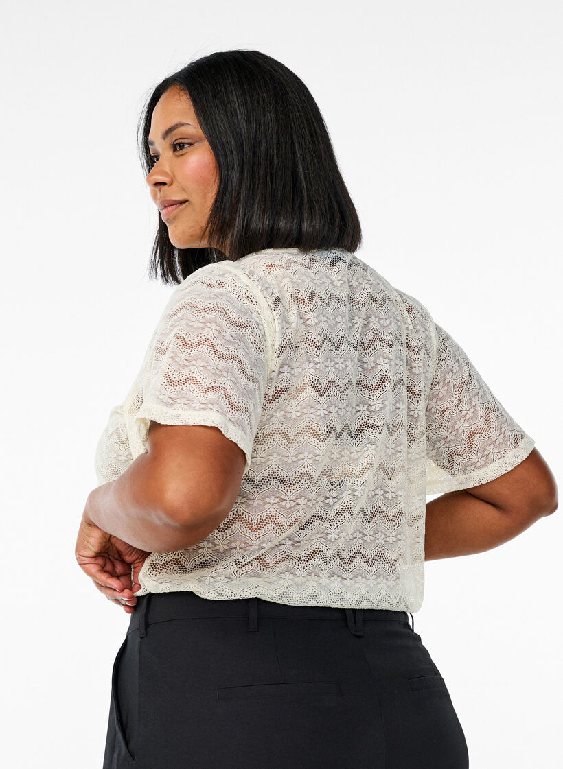 Lace blouse with short sleeves and scalloped hem, Vanilla, Model image number 2