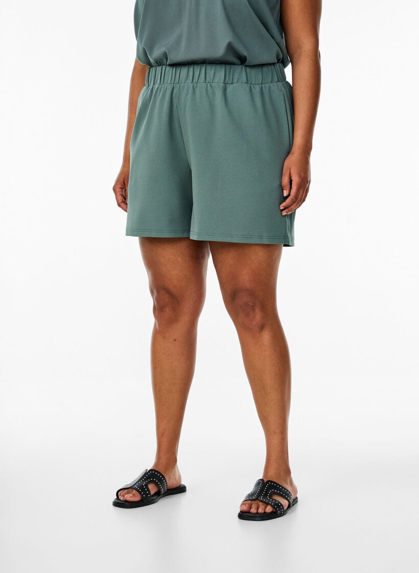 Loose shorts with pockets, Green, Model image number 2