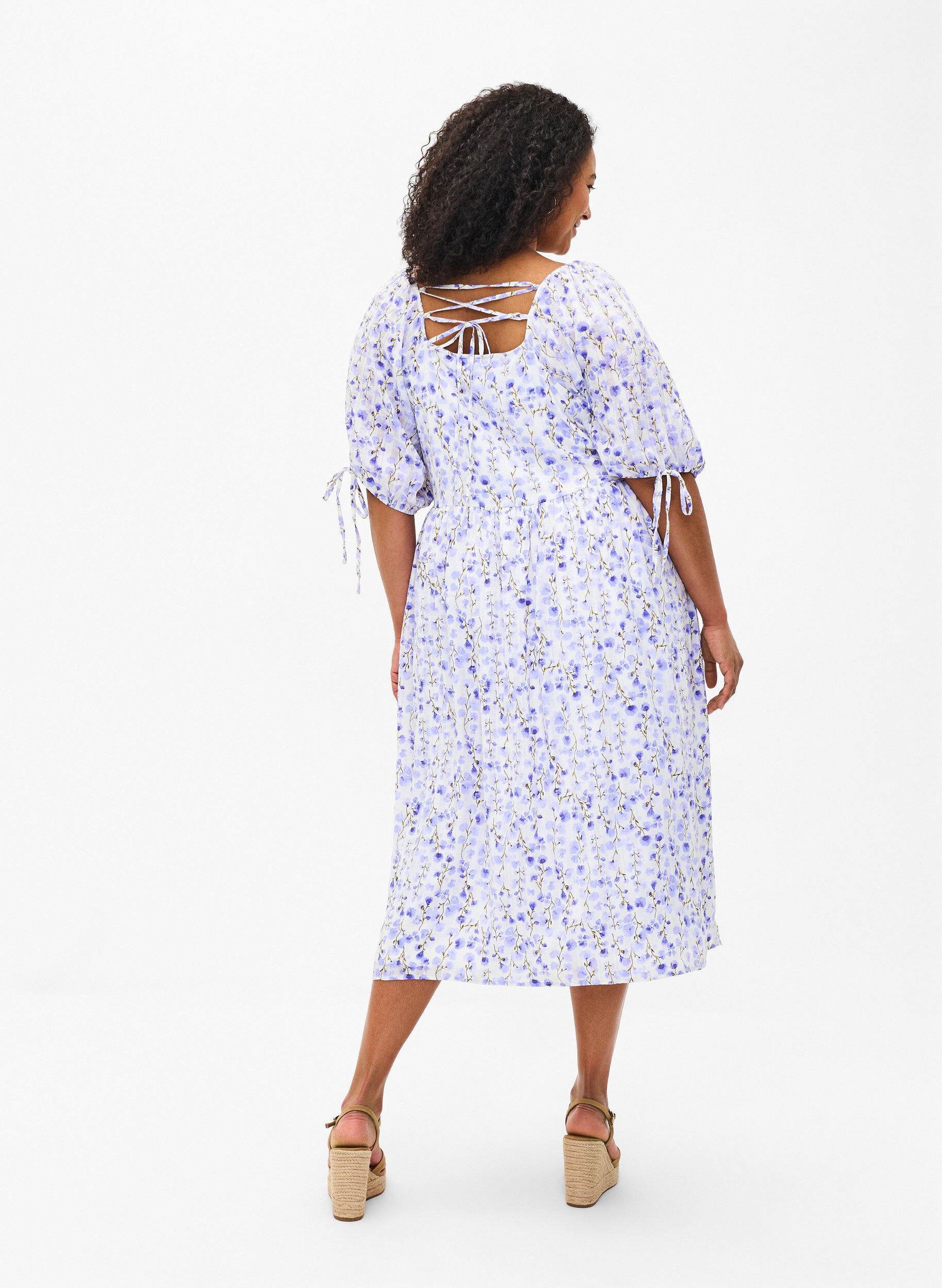 Zizzifashion Summer dress with floral print and lace details, Sand Verbena AOP, Model image number 1